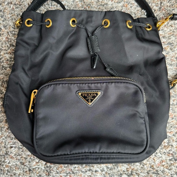 Prada Re-Nylon bucket bag - Picture 3 of 6